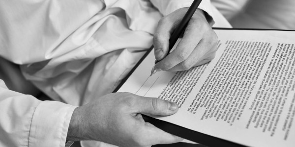 Contratos de Trabajo / Situaciones Irregulares Peramola · Contratos con Cláusulas Abusivas